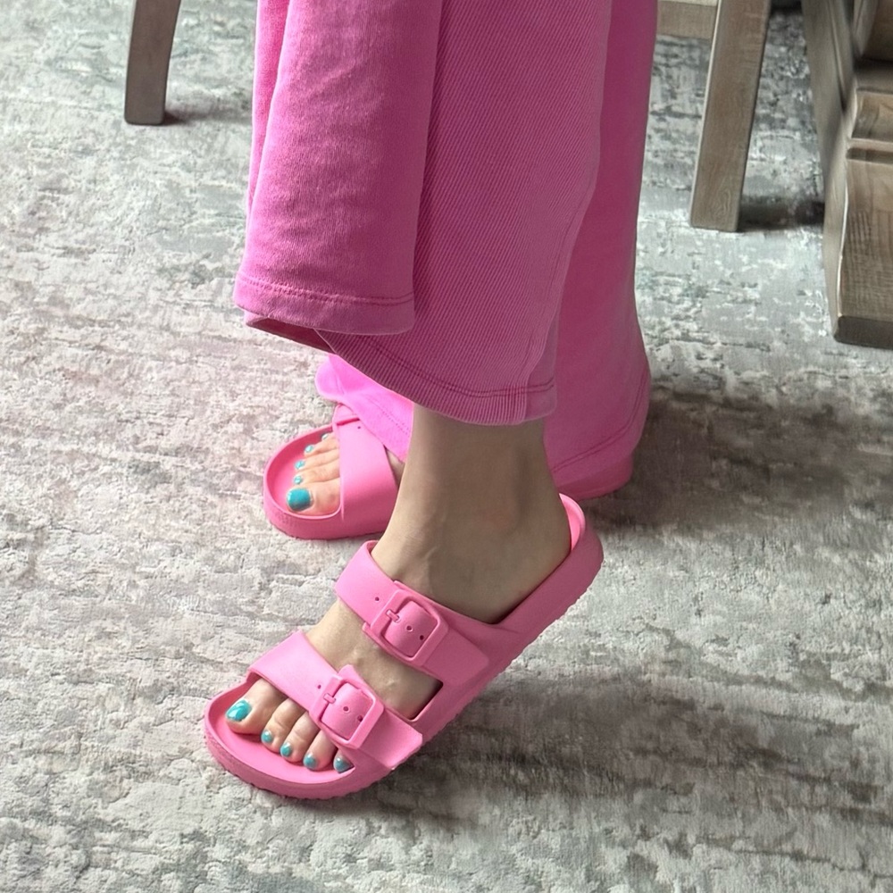 Shade & Shore Bright Neon Pink Double Strap Summer Sandals Slides - Picture 5 of 10